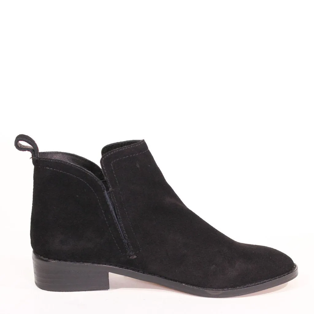 Kelly Chelsea Boots